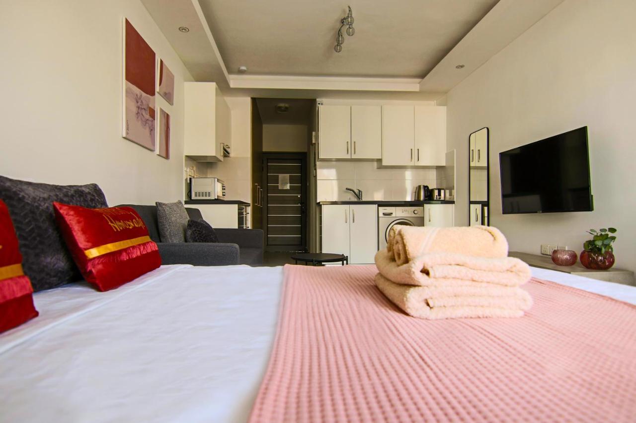 Phaedrus Living: Seaside Luxury Flat Athina 115 Apartment Пафос Екстериор снимка
