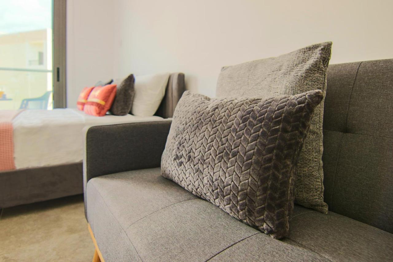 Phaedrus Living: Seaside Luxury Flat Athina 115 Apartment Пафос Екстериор снимка
